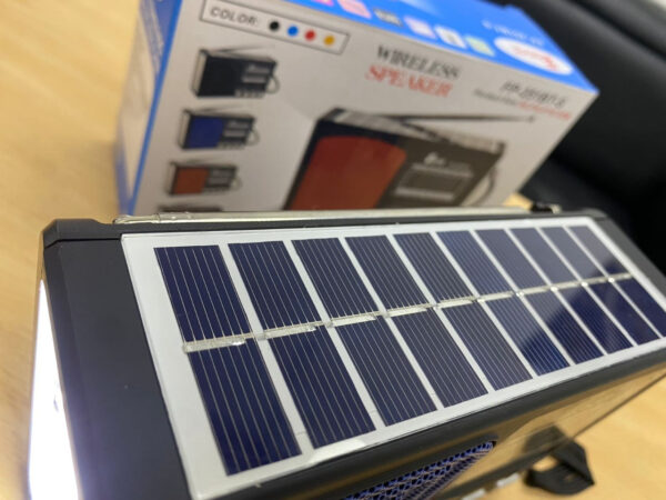 Radio Solar con Linterna LED recargable - Imagen 4