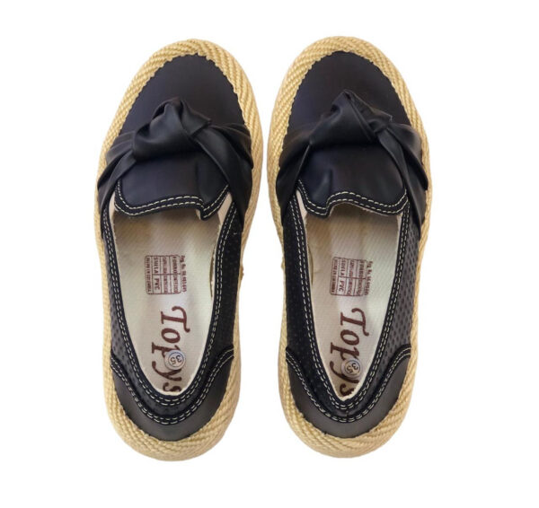 Mocasines negros para mujer: estilo comodo