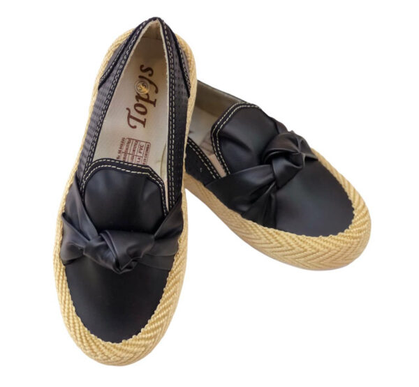 Mocasines negros para mujer: estilo comodo - Imagen 3