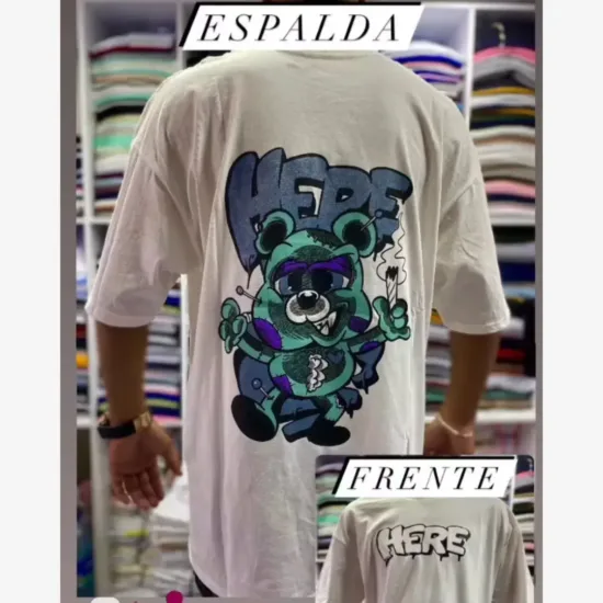 camiseta oversize here